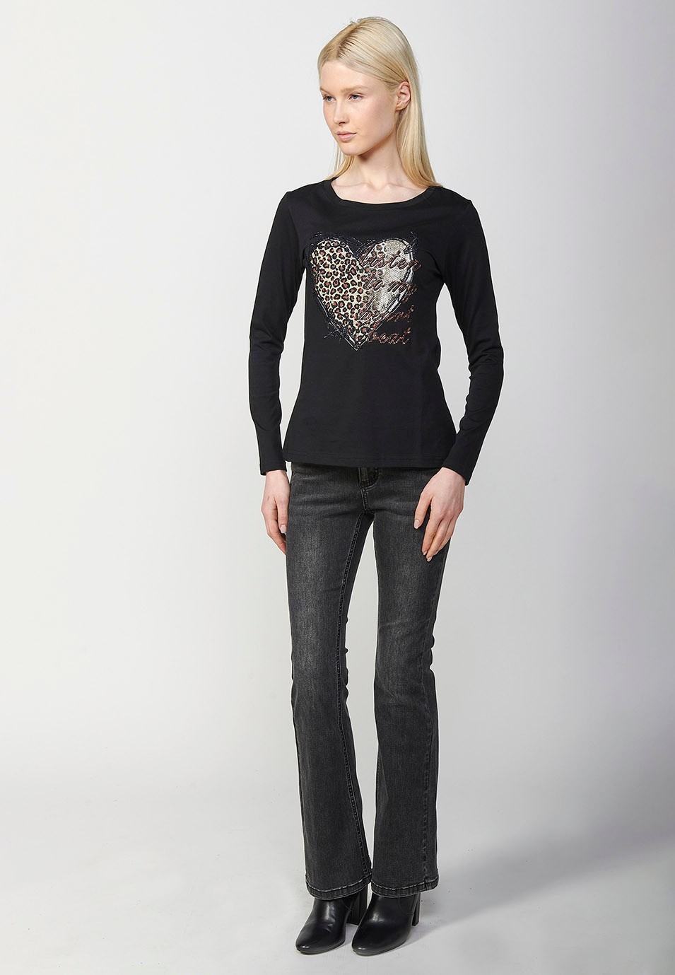 Women's Long Sleeve Crew Neck Cotton T-Shirt with Animal Print Heart Print in Black