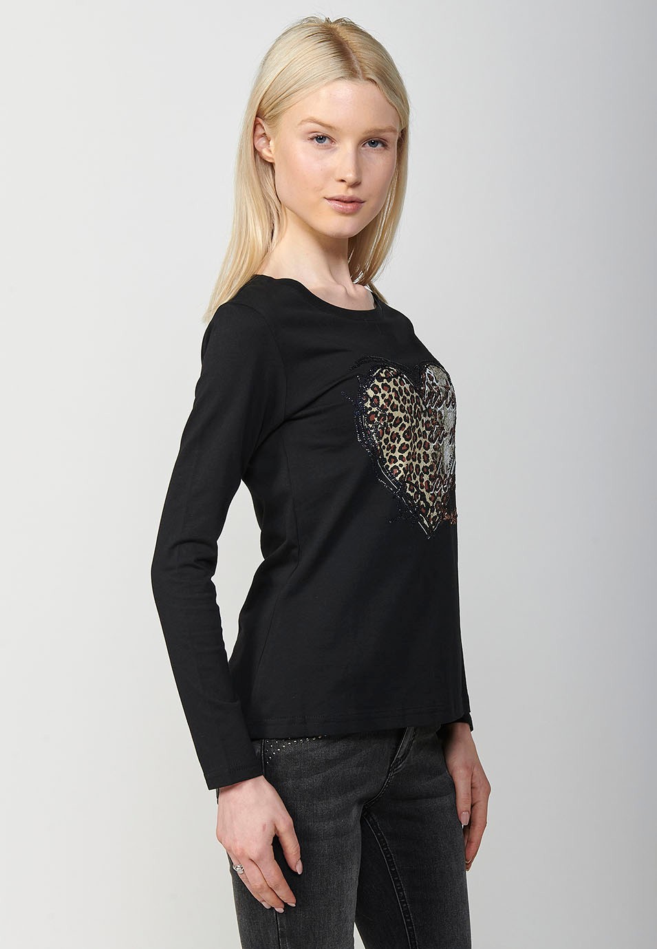 Women's Long Sleeve Crew Neck Cotton T-Shirt with Animal Print Heart Print in Black