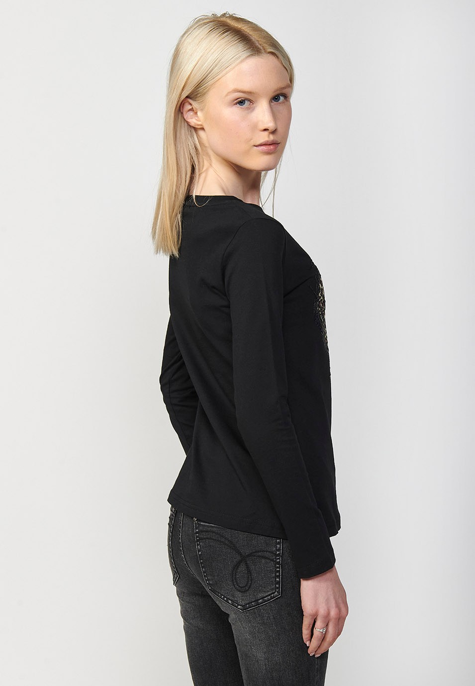 Women's Long Sleeve Crew Neck Cotton T-Shirt with Animal Print Heart Print in Black