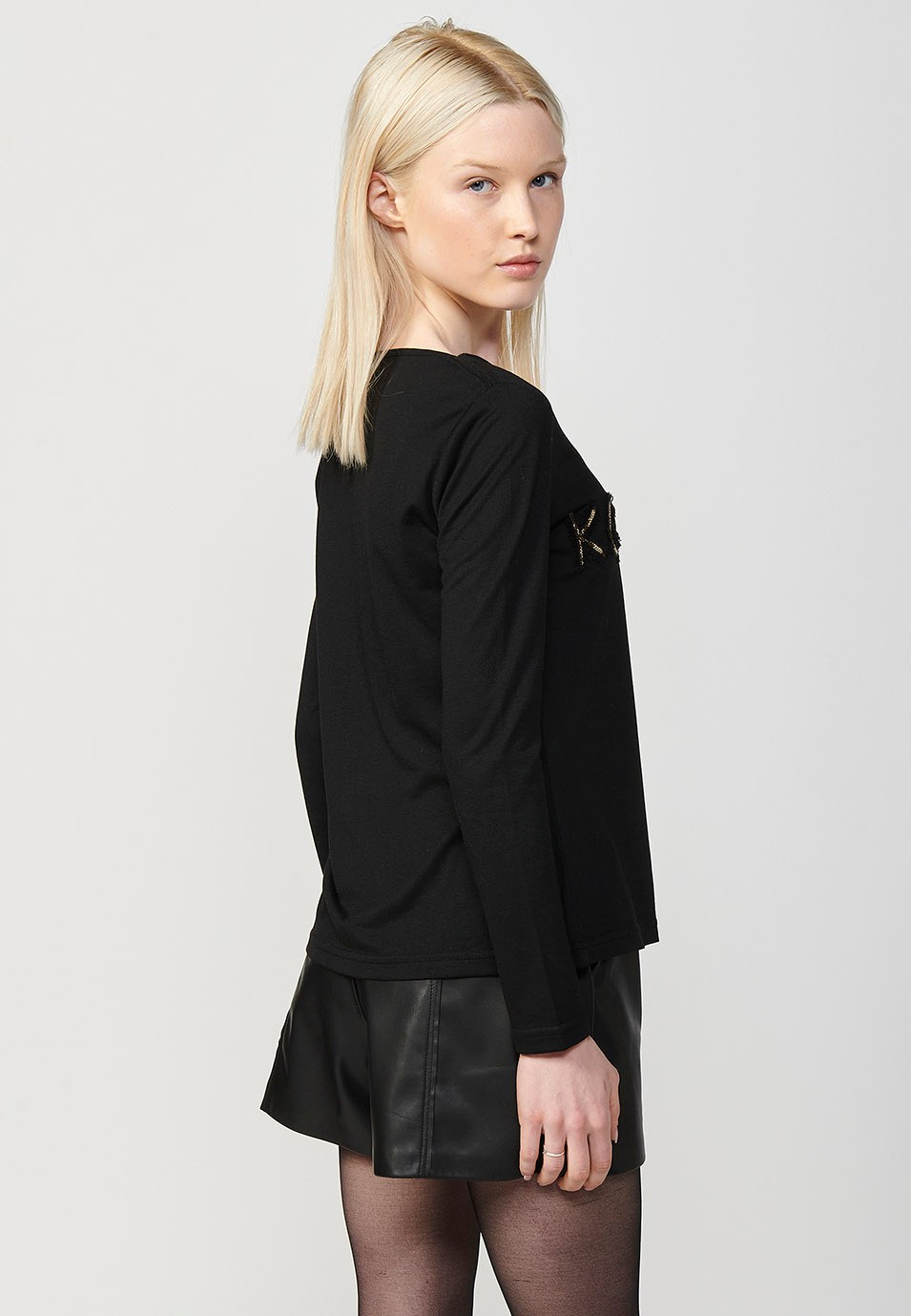 Koröshi Glitter Letter Print Long Sleeve Crew Neck T-Shirt in Black for Women