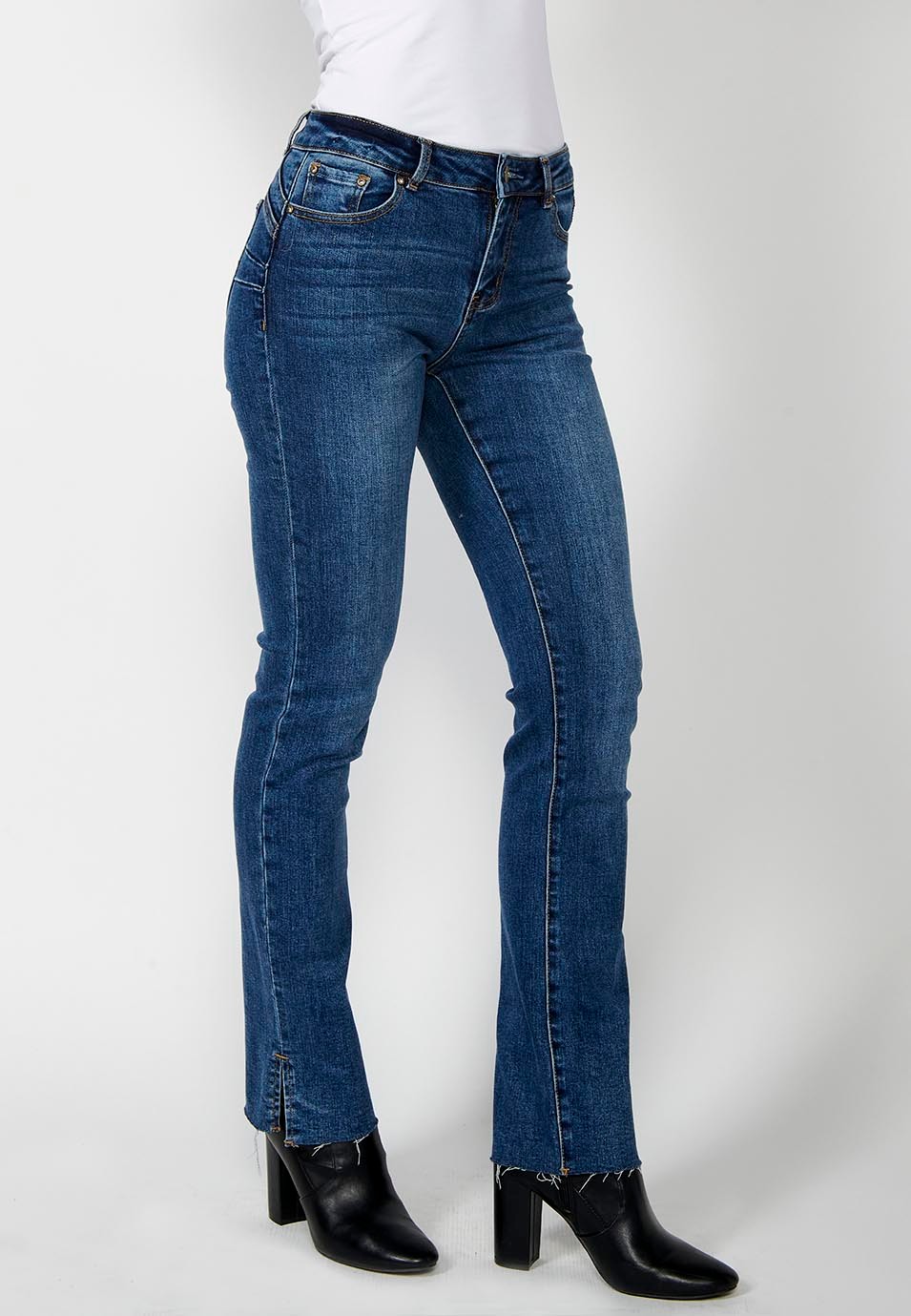 Regular straight denim long pants with front closure with zipper and button in Blue for Women