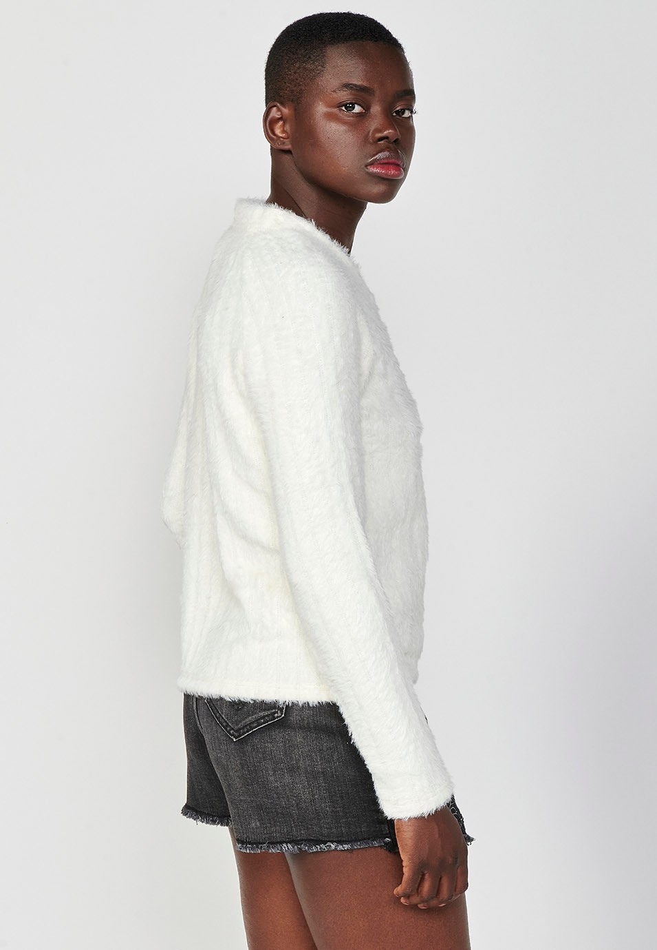 Jersei tricot de màniga llarga amb Coll bec i efecte pèl amb mini ratlles de lurex en color cru per a Dona