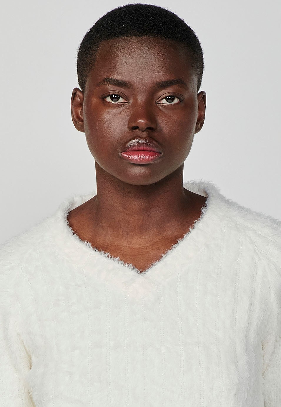 Jersei tricot de màniga llarga amb Coll bec i efecte pèl amb mini ratlles de lurex en color cru per a Dona