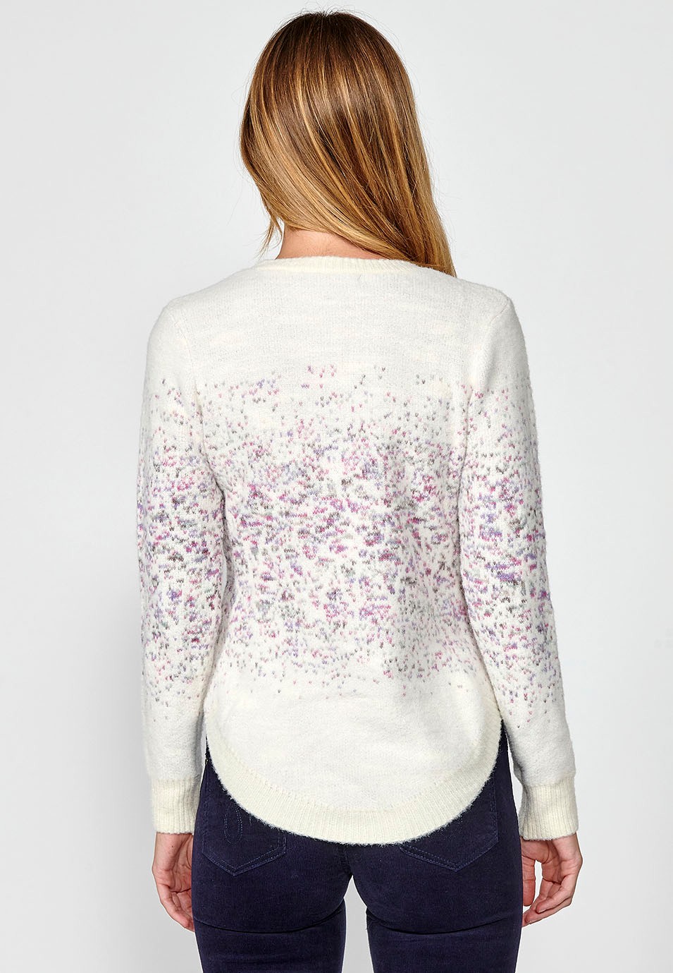 Jersey manga larga cuello redondo con jacquard moteado para mujer en color crudo