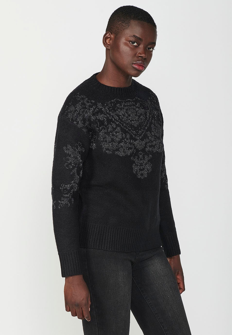 Jersey manga larga con cuello redondo y jacquard con hilo metálico para mujer en color negro