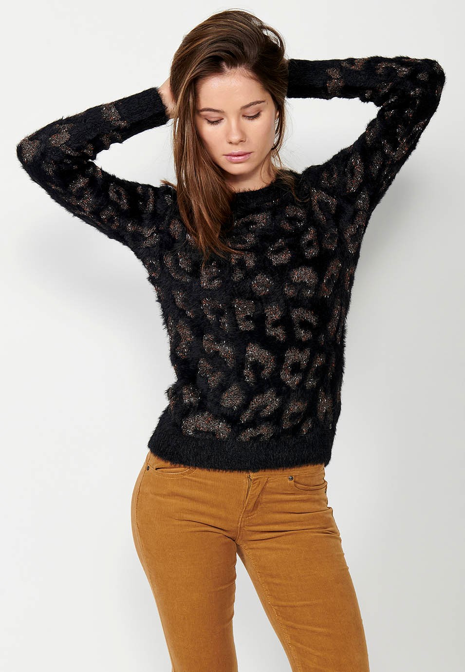 Women's Leopard Jacquard Crew Neck Long Sleeve Jumper in Black