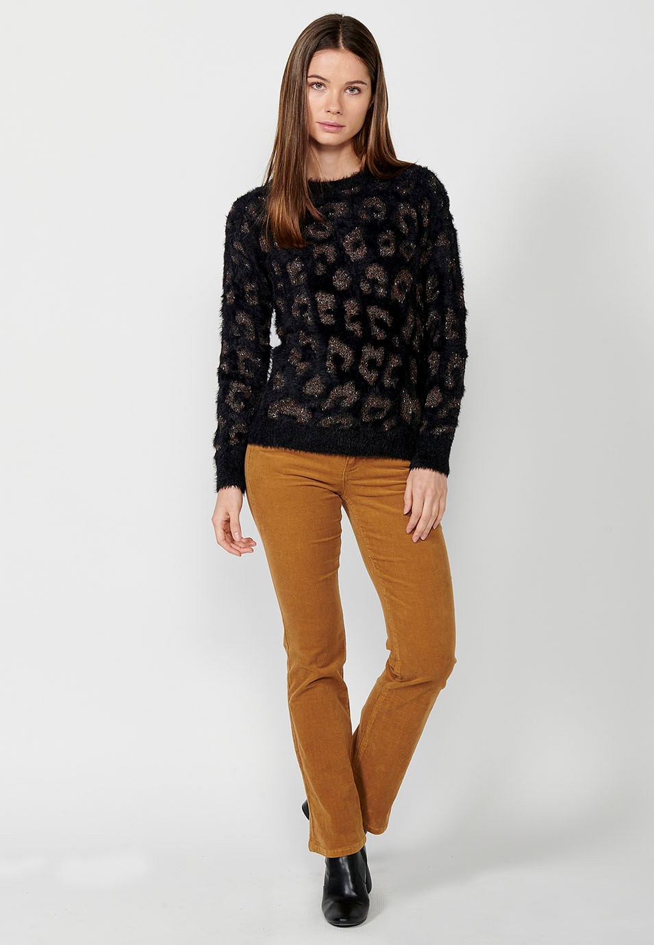 Women's Leopard Jacquard Crew Neck Long Sleeve Jumper in Black