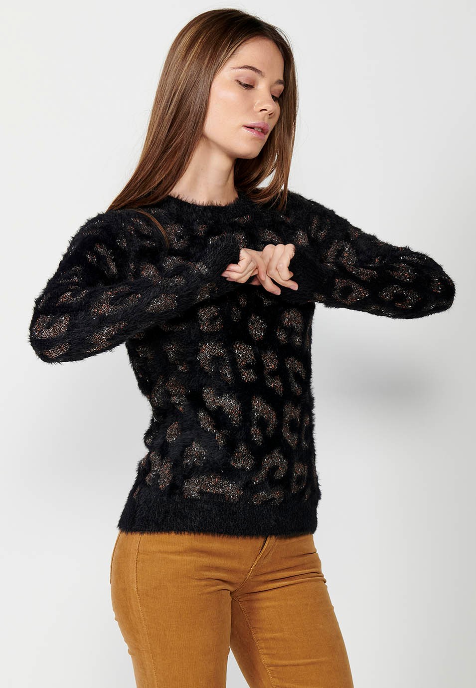Women's Leopard Jacquard Crew Neck Long Sleeve Jumper in Black