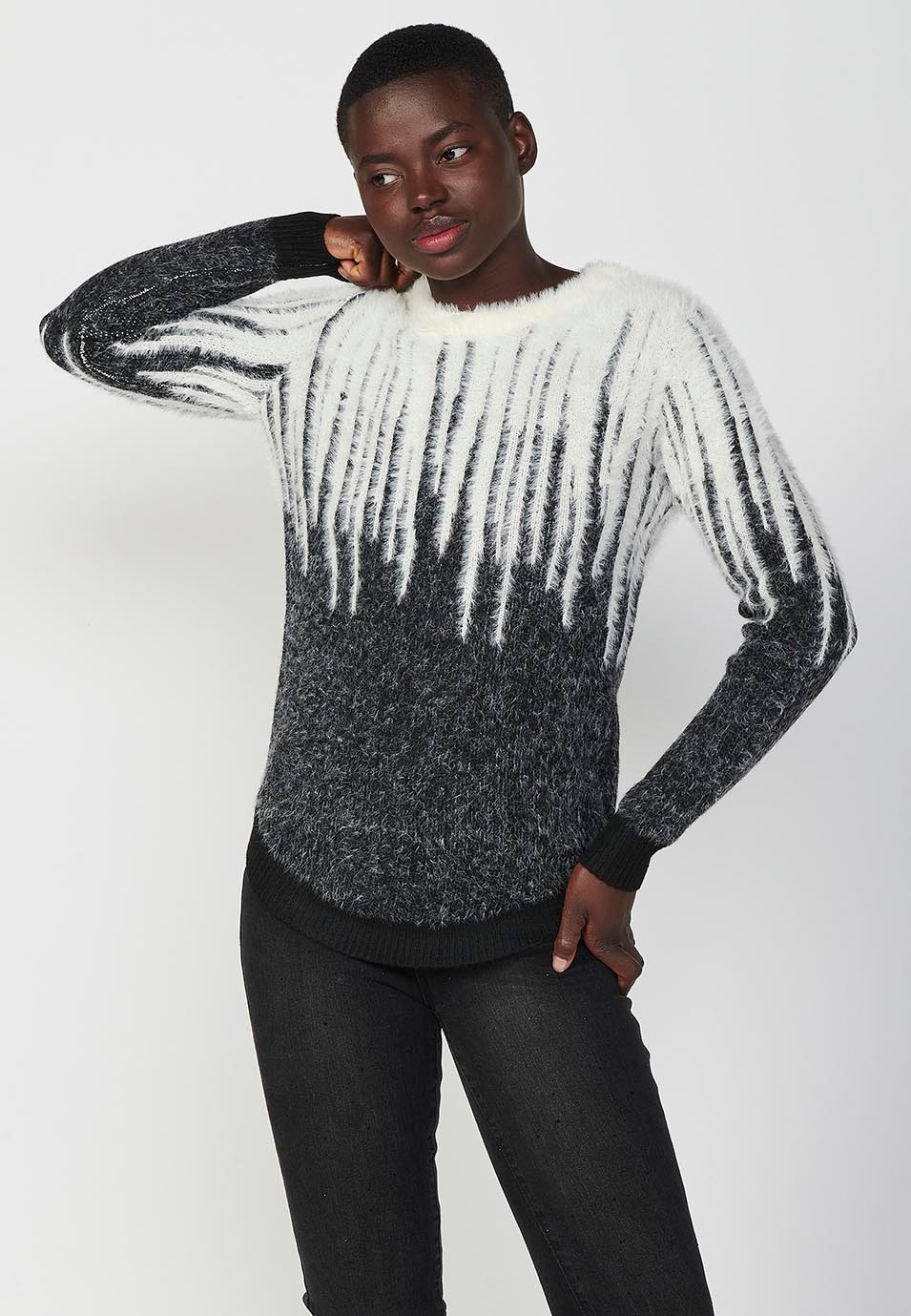 Women's long sleeve crew neck jacquard gradient jumper in black