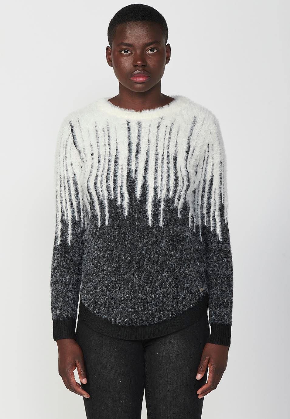 Women's long sleeve crew neck jacquard gradient jumper in black