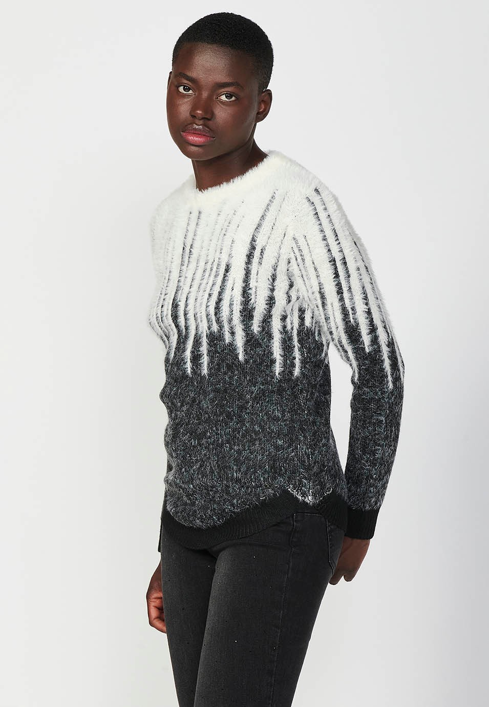 Women's long sleeve crew neck jacquard gradient jumper in black