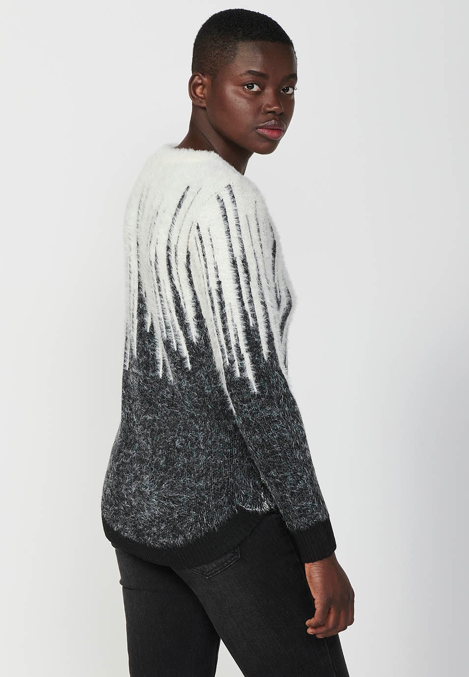 Women's long sleeve crew neck jacquard gradient jumper in black