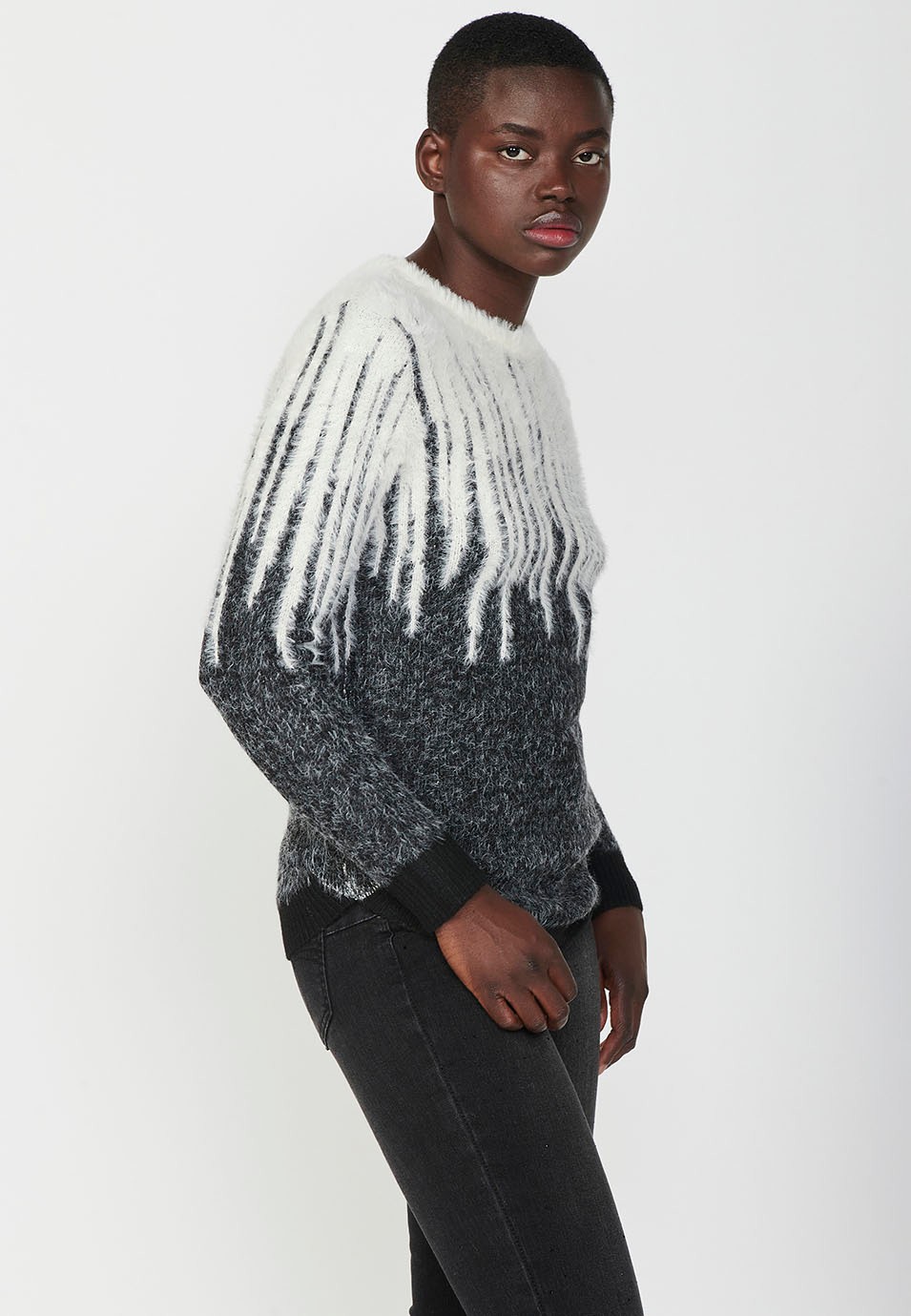 Women's long sleeve crew neck jacquard gradient jumper in black