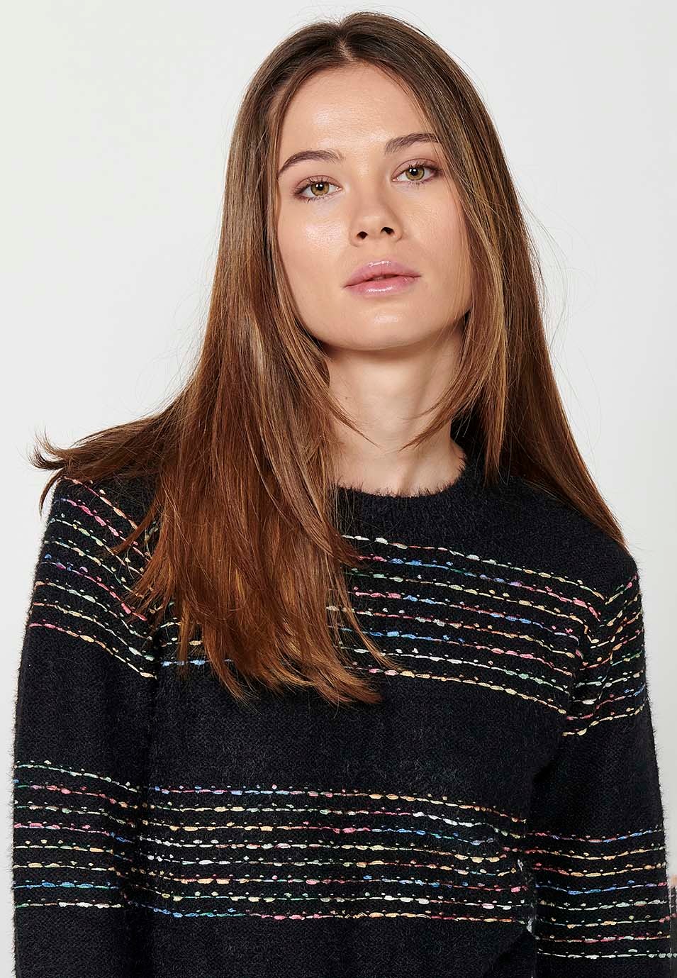 Langärmliger Pullover mit Rundhalsausschnitt, einfarbigen breiten Streifen und mehrfarbigen Streifen in Schwarz für Damen