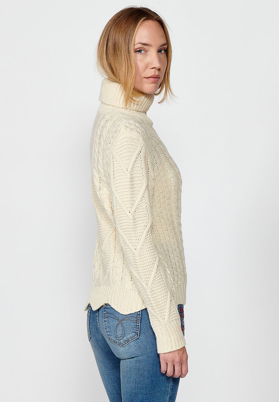 Langärmliger gestrickter und gerippter Jacquard-Pullover mit gewelltem Saum für Damen in der Farbe Ecru