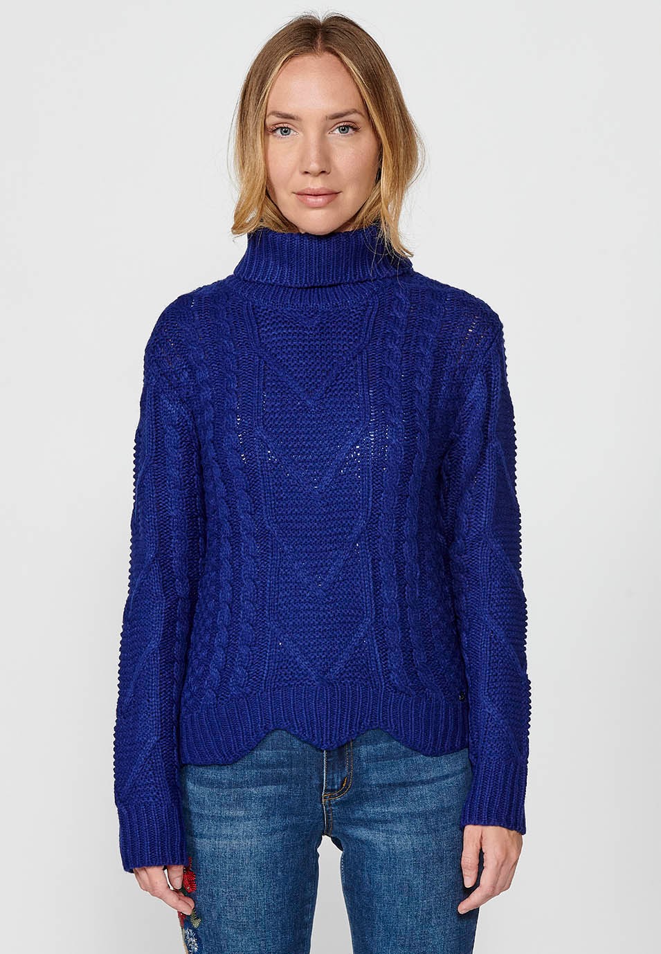 Blauer langärmliger gestrickter und gerippter Jacquard-Pullover mit gewelltem Saum für Damen