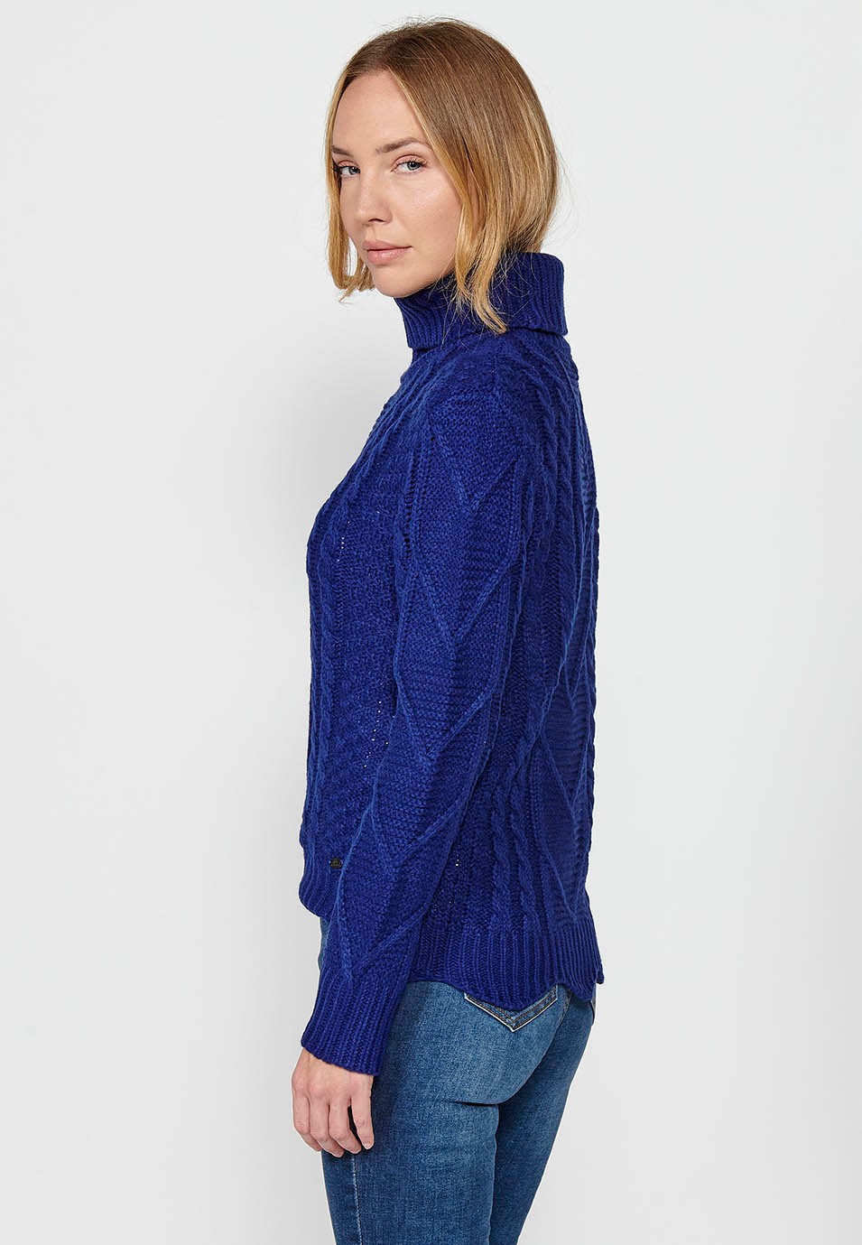 Blauer langärmliger gestrickter und gerippter Jacquard-Pullover mit gewelltem Saum für Damen