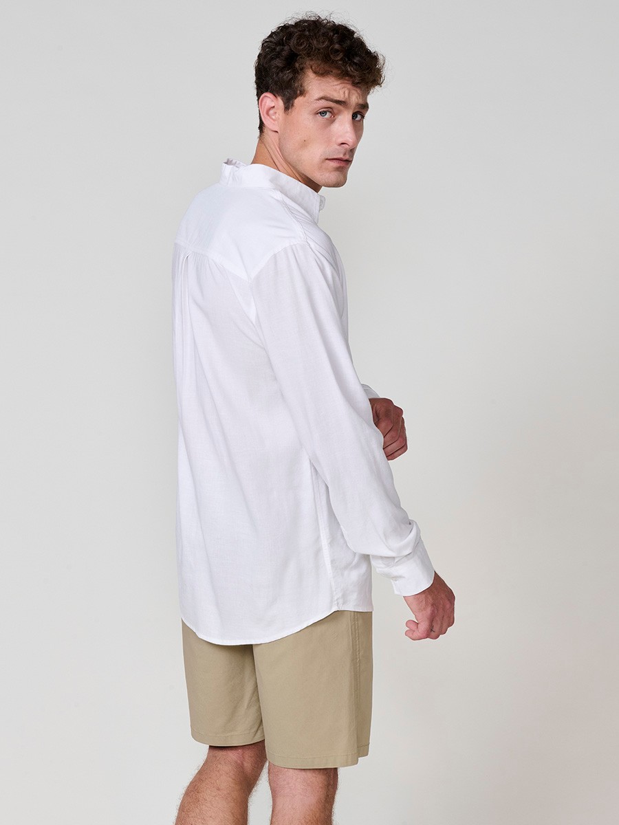 Camisa de Manga Larga de Lino en Blanco con Cierre de Botones y Bolsillo Delantero para Hombre 10