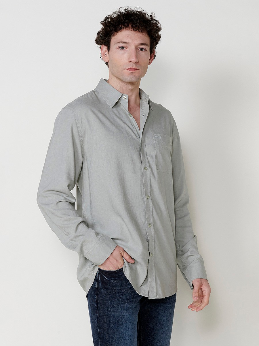 Camisa de Manga Larga en Verde con Cierre de Botones y Bolsillo Delantero para Hombre - Lino y Viscosa