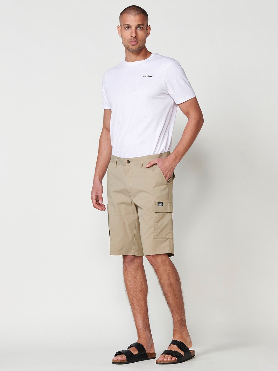 Bermuda cargo para hombre en tejido técnico elástico color marron