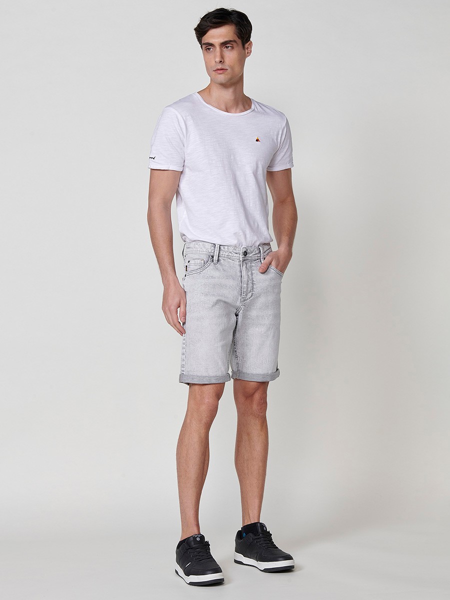 Bermuda Denim Regular Fit con Cinco Bolsillos y Efecto Lavado en Color Denim Gris para Hombre