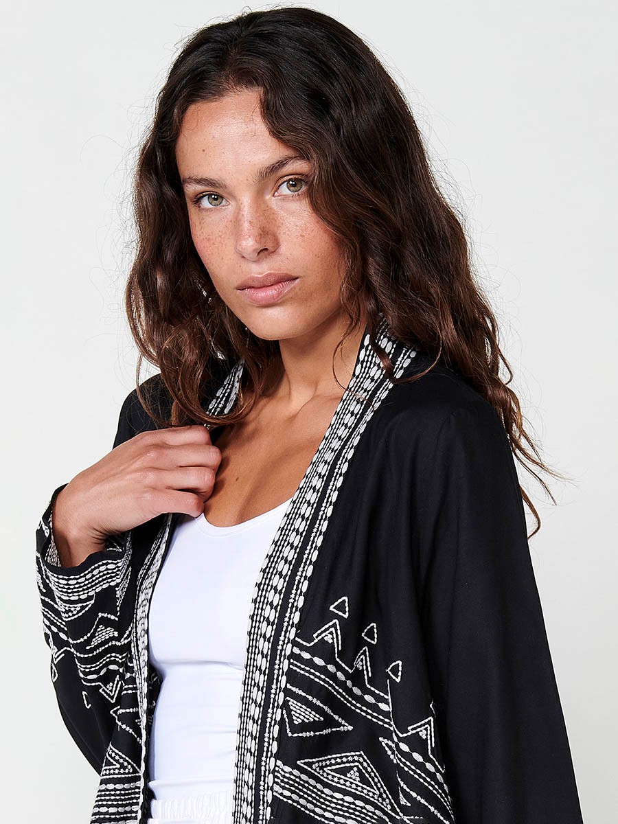 Kimono Abierto de Popelín con Bordado de Cenefa en Negro para Mujer – 100% Poliéster 3