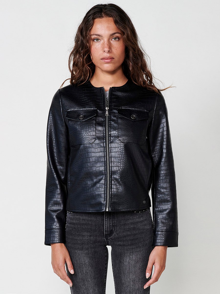 Veste en similicuir à manches longues pour femme avec encolure ronde et détail de poche plaquée, doublure intérieure légère avec imprimé animal en noir 3
