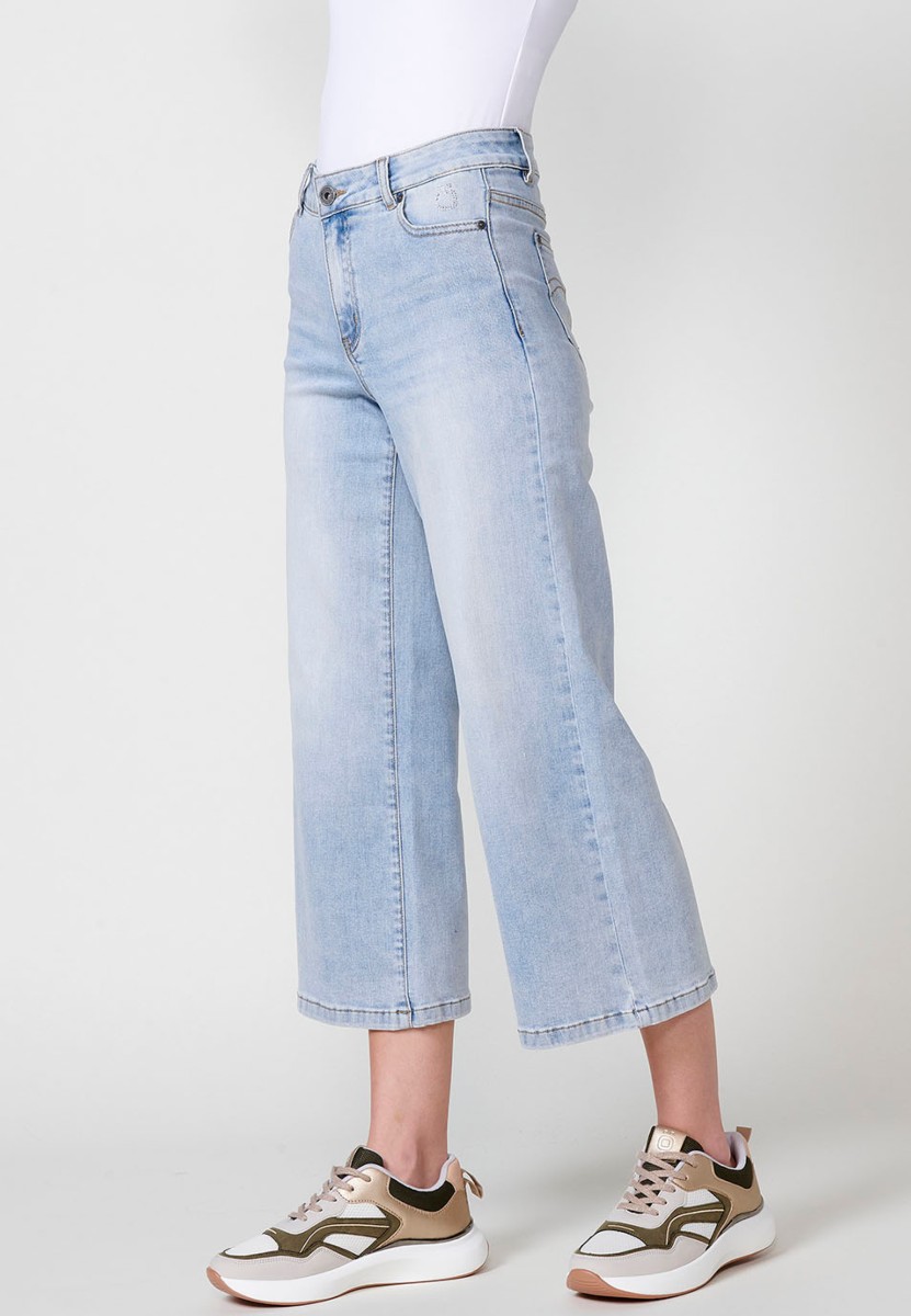 Wide leg jeans with front zip and button closure in blue for women