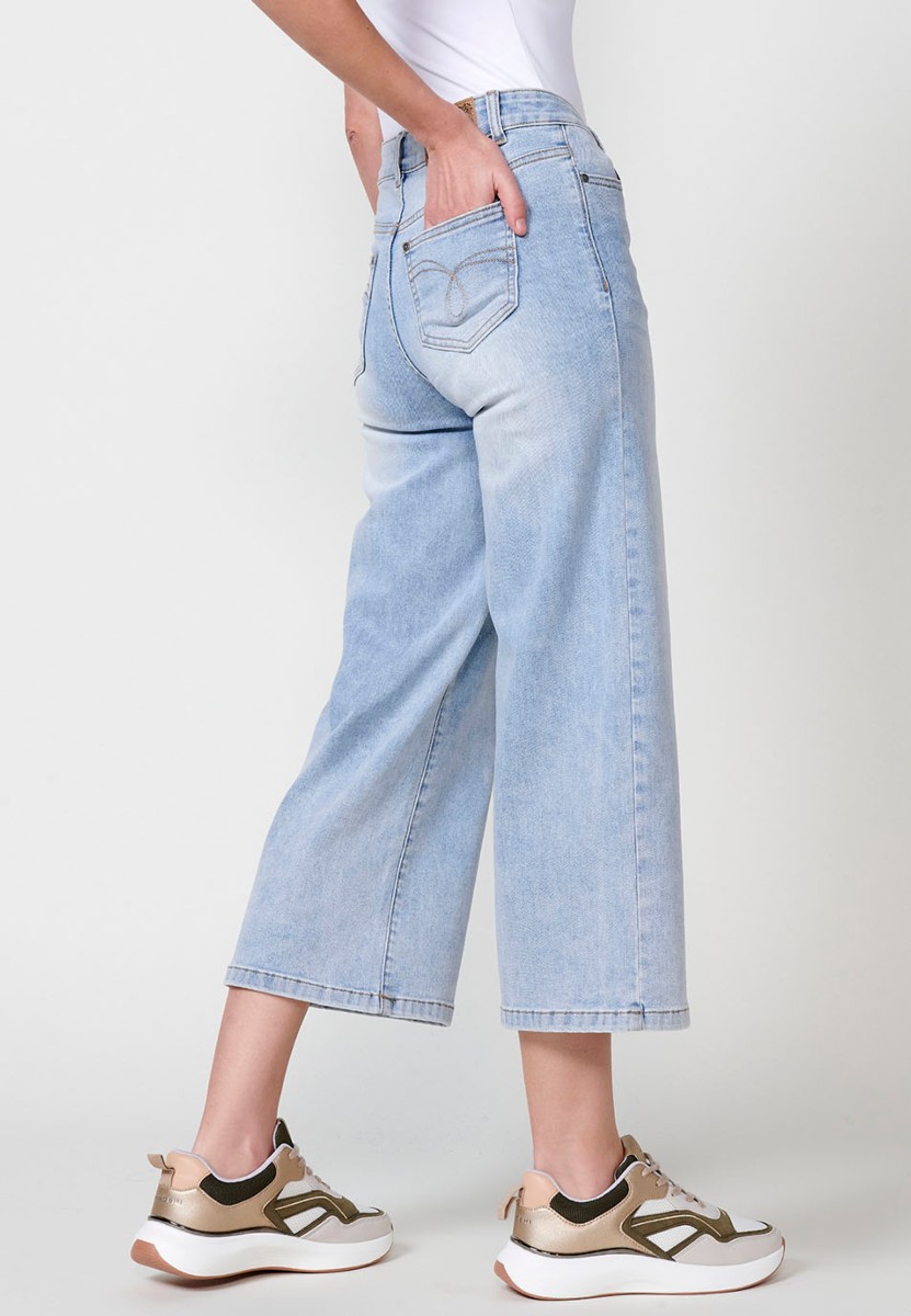 Wide leg jeans with front zip and button closure in blue for women