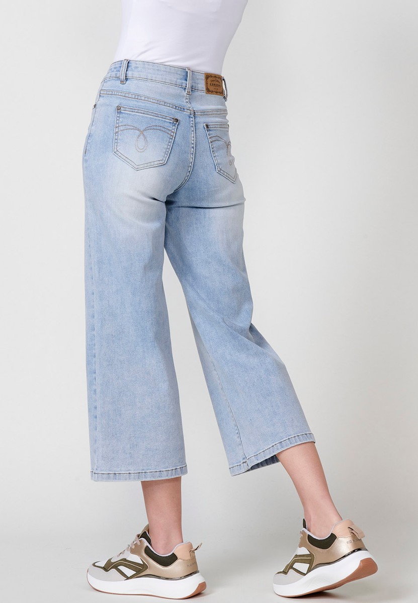 Wide leg jeans with front zip and button closure in blue for women