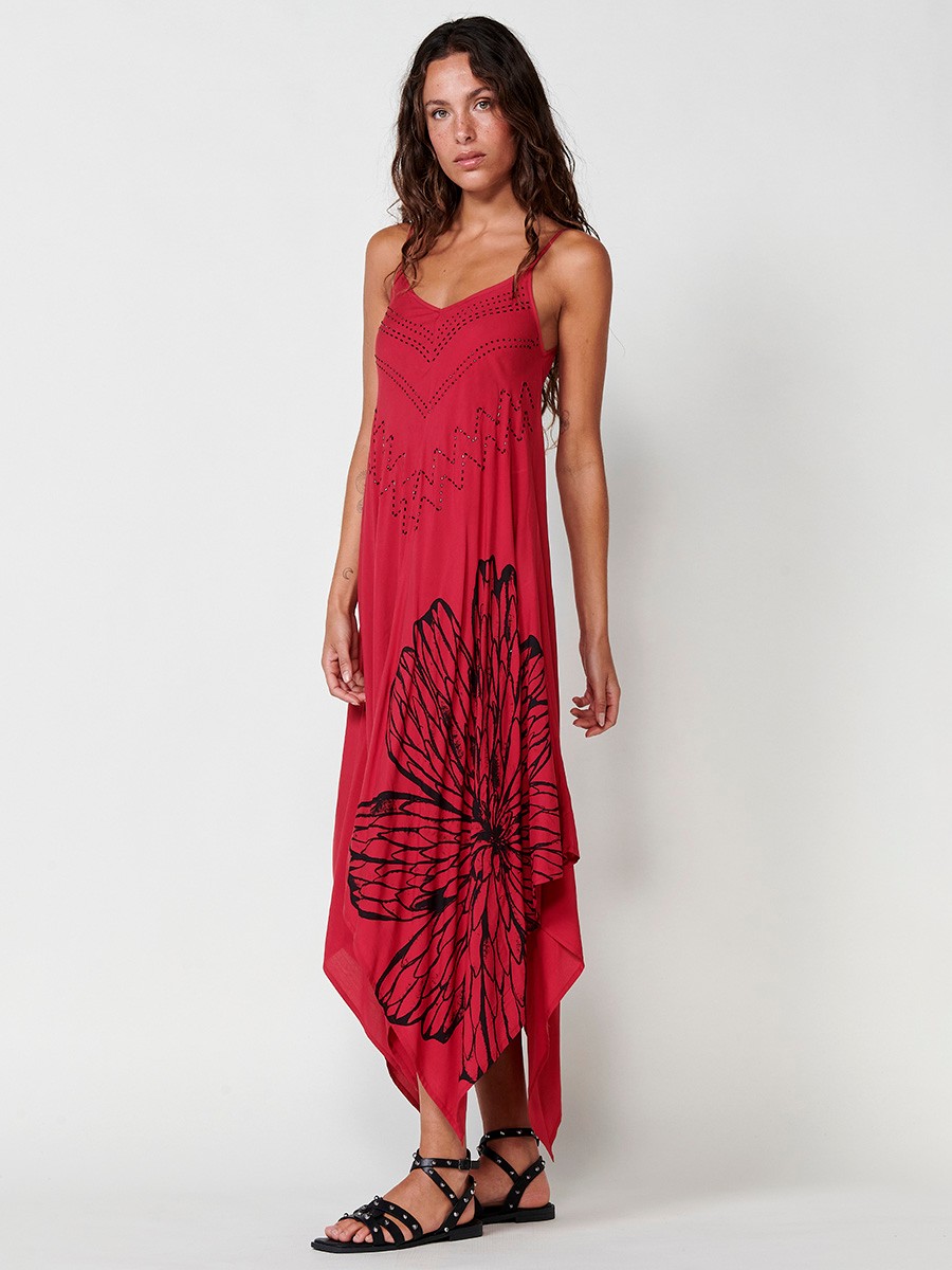 Vestido Largo con Tirantes Regulables, Bajo en Picos y Estampado Floral con Detalles de Brillos en el Escote en Rojo