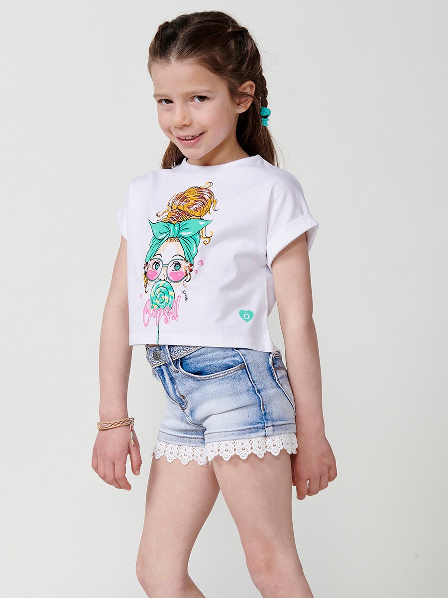 Weißes Mädchentop mit angeschnittenen Ärmeln und Glitzerbrillen-Print
