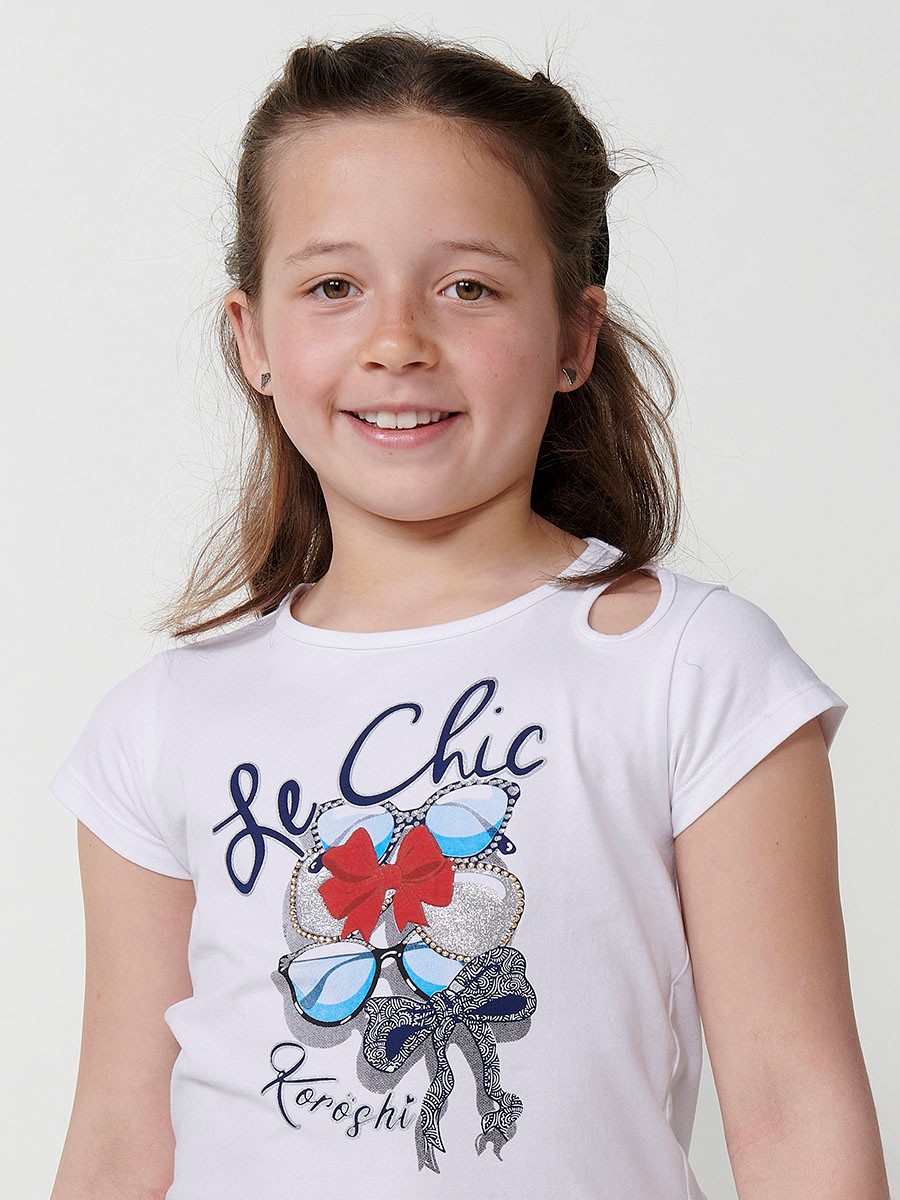 Top blanco de niña con estampado de gafas brillantes y detalle lágrima en el hombro