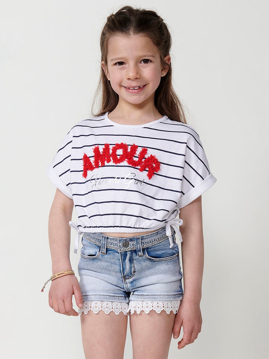 Top blanco de niña con rayas navy, lazos laterales y bordado floral rojo Koröshi