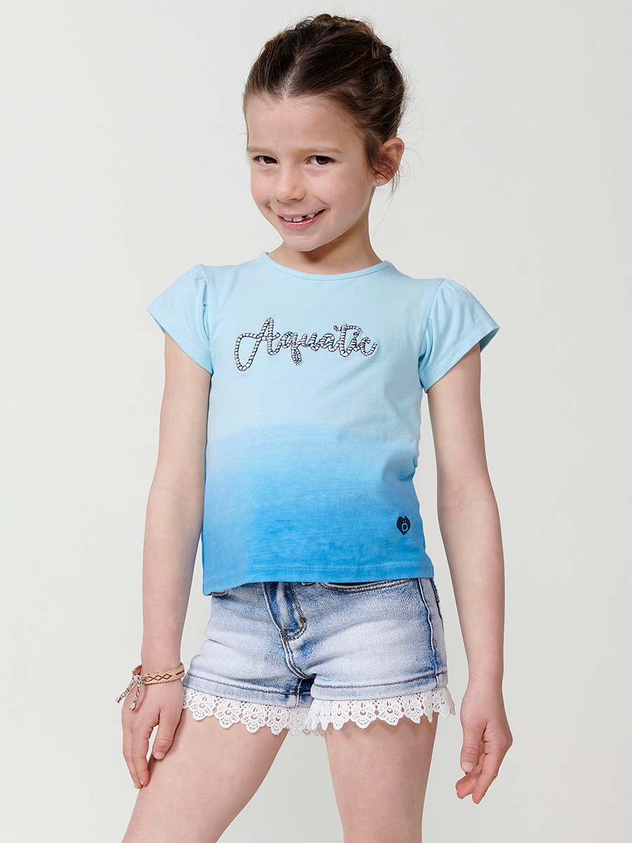 Top azul claro de niña con efecto degradado, manga abombada y bordado listado