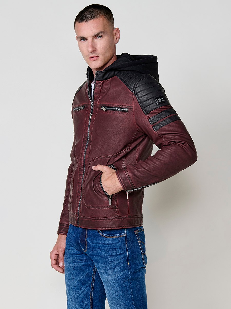 Men’s biker-style jacket in wine color with detachable hood and zip closure. Outer: 100% cotton, coated with polyurethane.