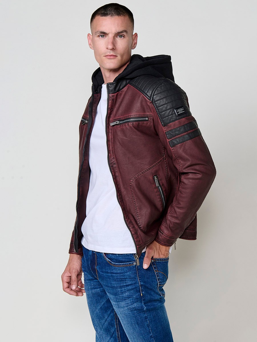 Men’s biker-style jacket in wine color with detachable hood and zip closure. Outer: 100% cotton, coated with polyurethane.