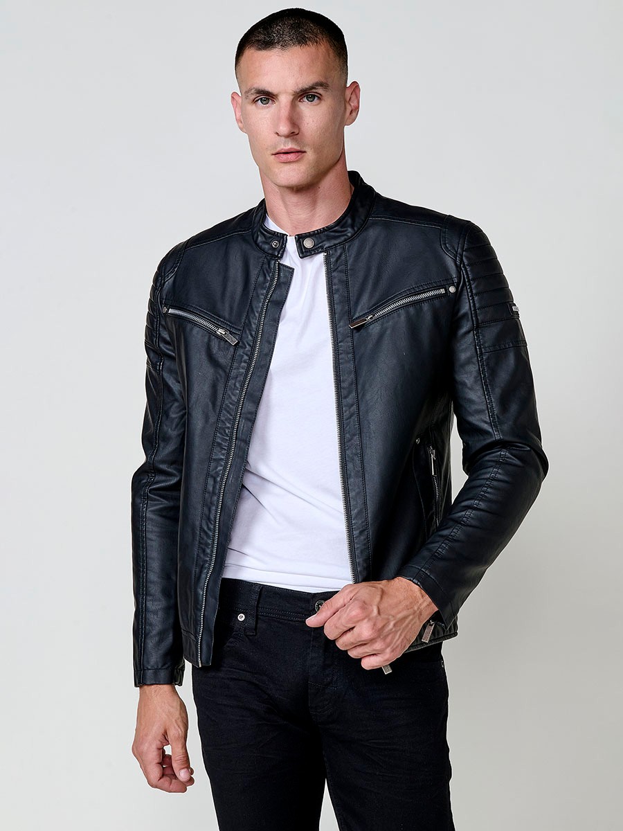 Men’s black jacket with high collar, zip closure and pockets. Outer: 100% cotton with polyurethane coating.