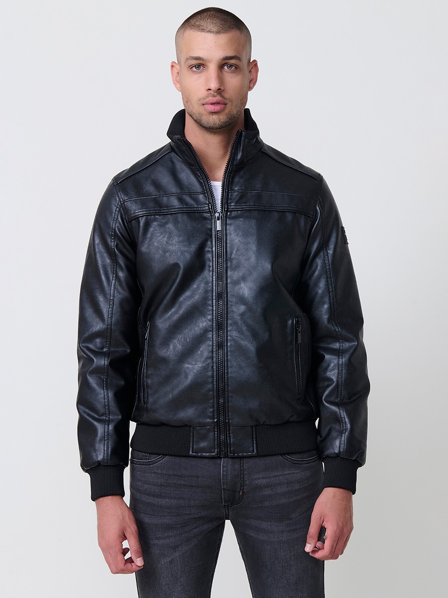 Men’s black jacket with front zip closure and pockets. Made of 100% polyester for durability and lightness.