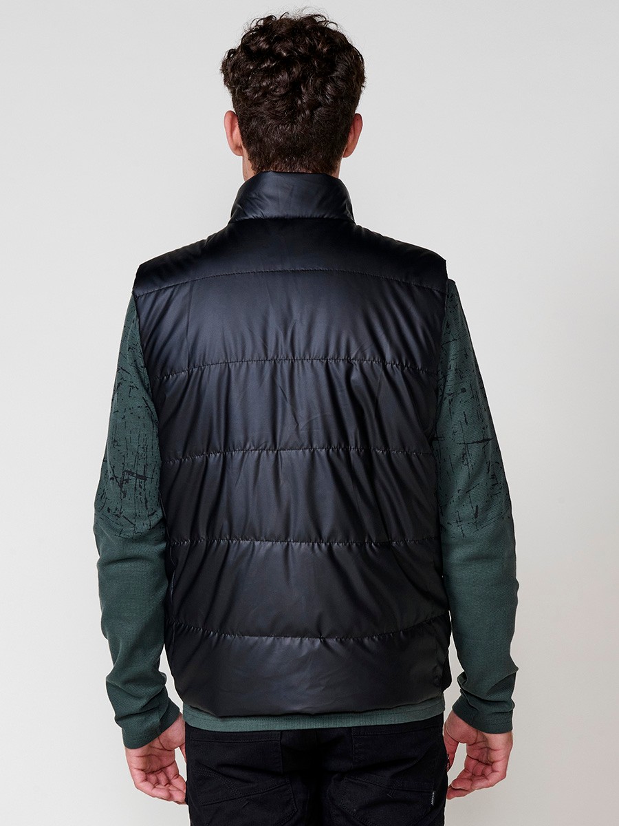 Schwarze gesteppte Herrenweste mit hohem Kragen und Frontreißverschluss. Aus 100 % Polyester, warm, leicht und strapazierfähig.