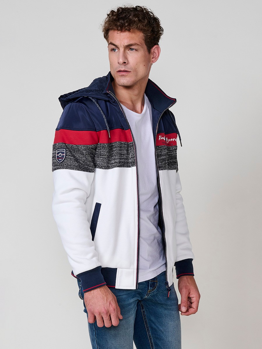 Chaqueta sudadera crudo de hombre con capucha y cierre delantero de cremallera. Confeccionada en 100% poliéster, ligera, resistente y versátil.