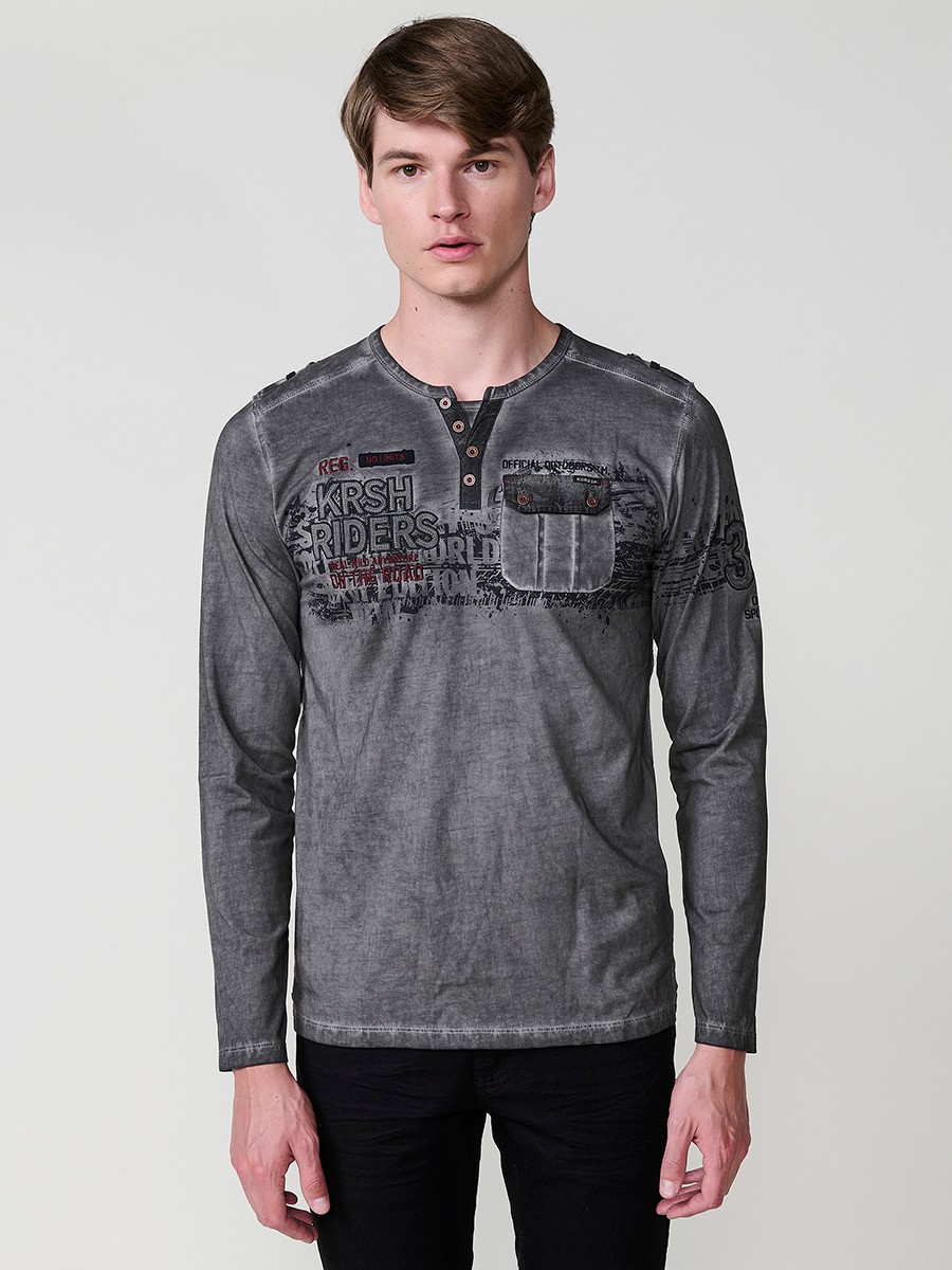 Camiseta de hombre gris de manga larga, 100% algodón, con cuello redondo con abertura y estampado delantero.