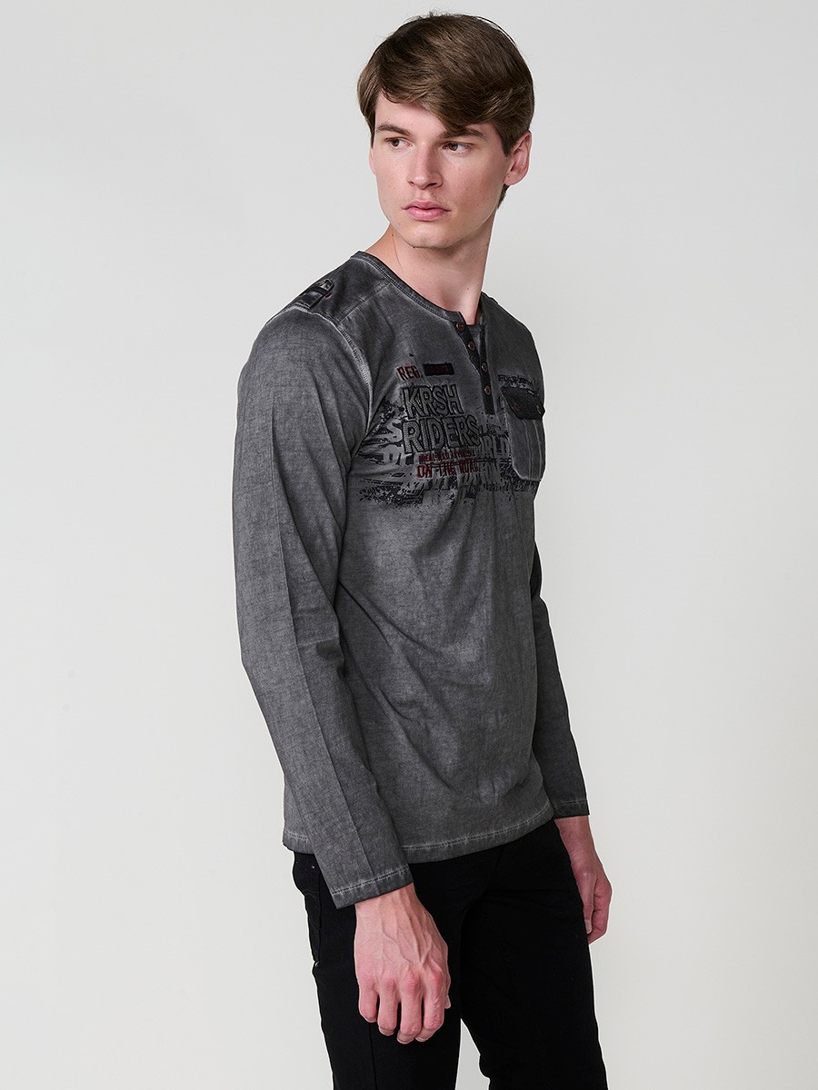 Camiseta de hombre gris de manga larga, 100% algodón, con cuello redondo con abertura y estampado delantero.