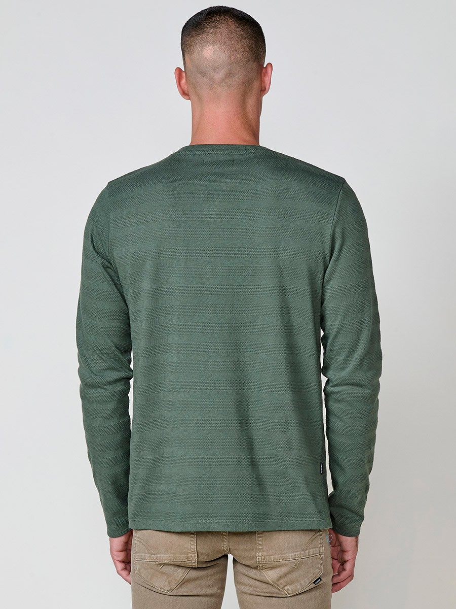 Camiseta de hombre kaki de manga larga, 100% algodón, con cuello redondo con abertura y estampado delantero.