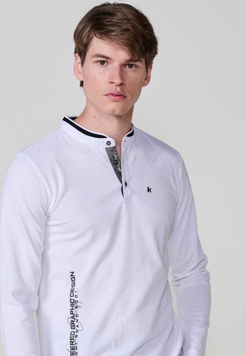 Men’s white long sleeve polo shirt with crew neck in 100% cotton. Comfortable, breathable and versatile for everyday wear.