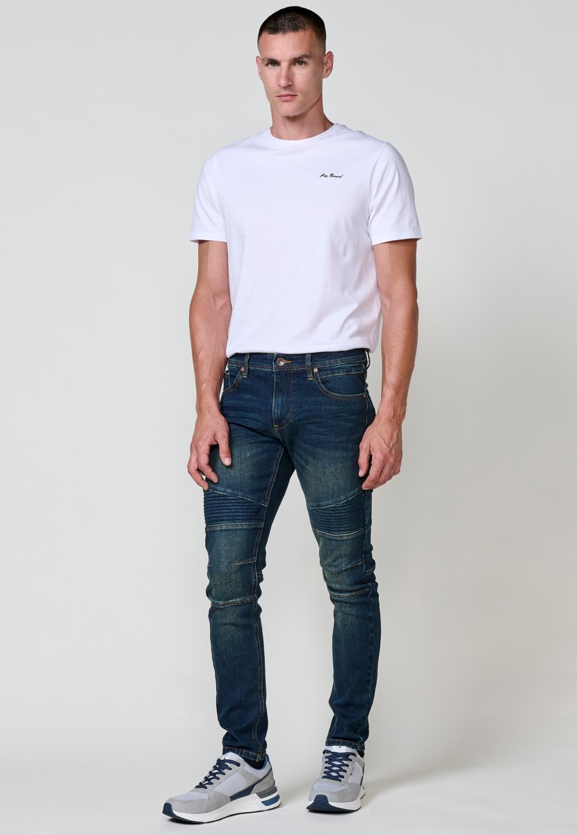 Jean homme Biker Skinny Fit en denim stretch bleu foncé. Coupe ajustée avec détails biker. 98 % coton, 2 % élasthanne.