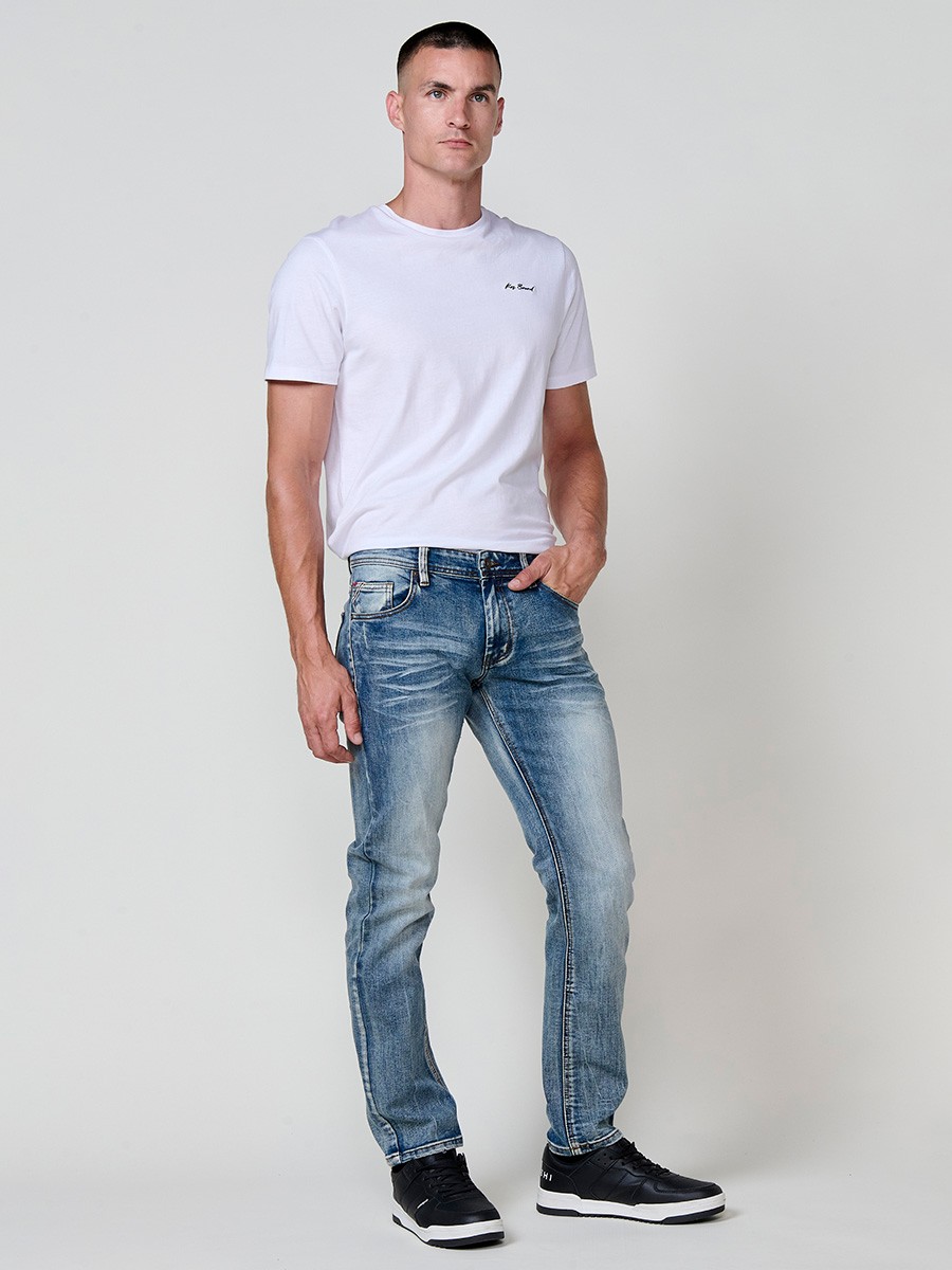 Jean regular fit pour homme en bleu clair.