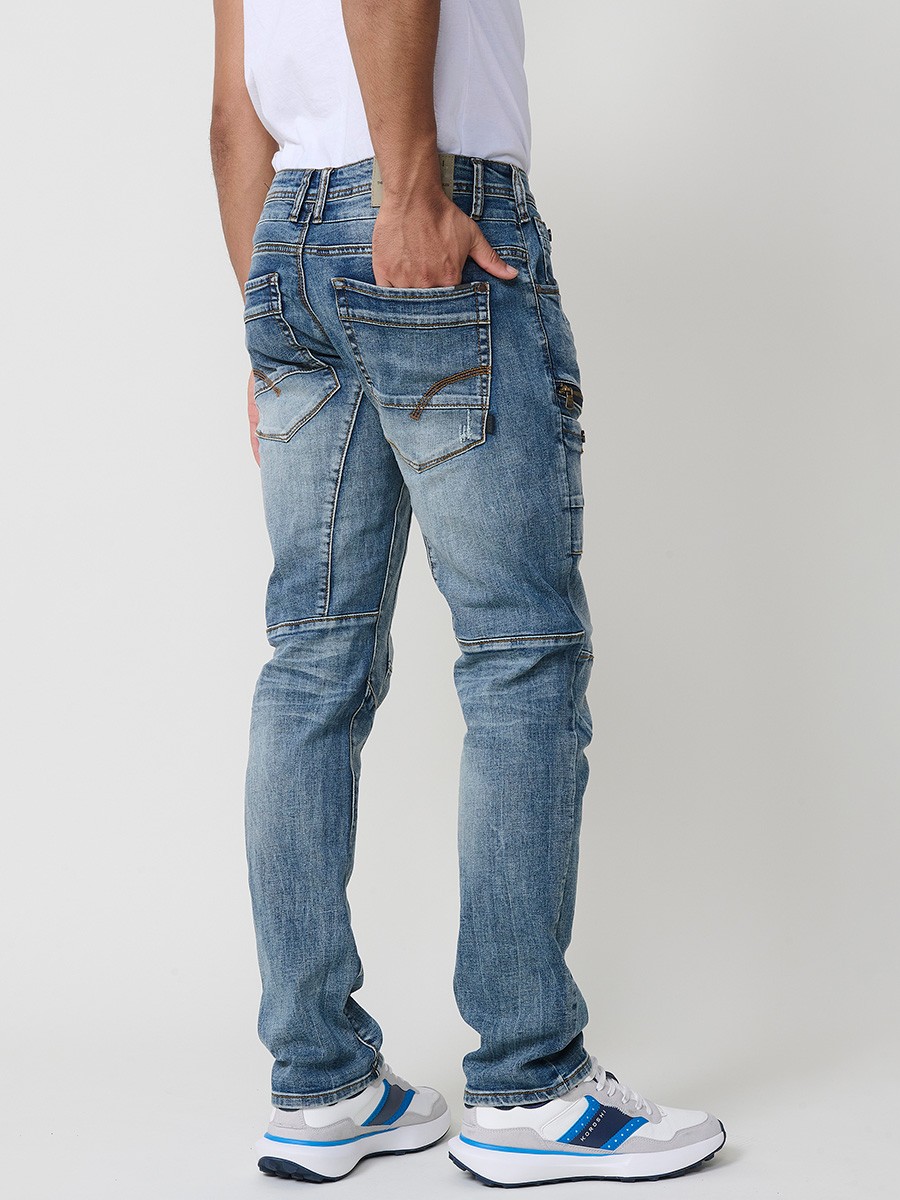 Jean homme Workwear Regular Fit en bleu clair, en coton avec élasthanne pour un confort optimal.