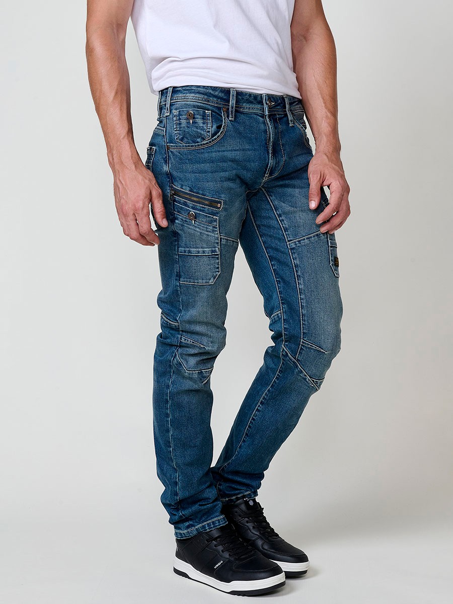 Jean style workwear pour homme en bleu foncé, coupe regular fit.