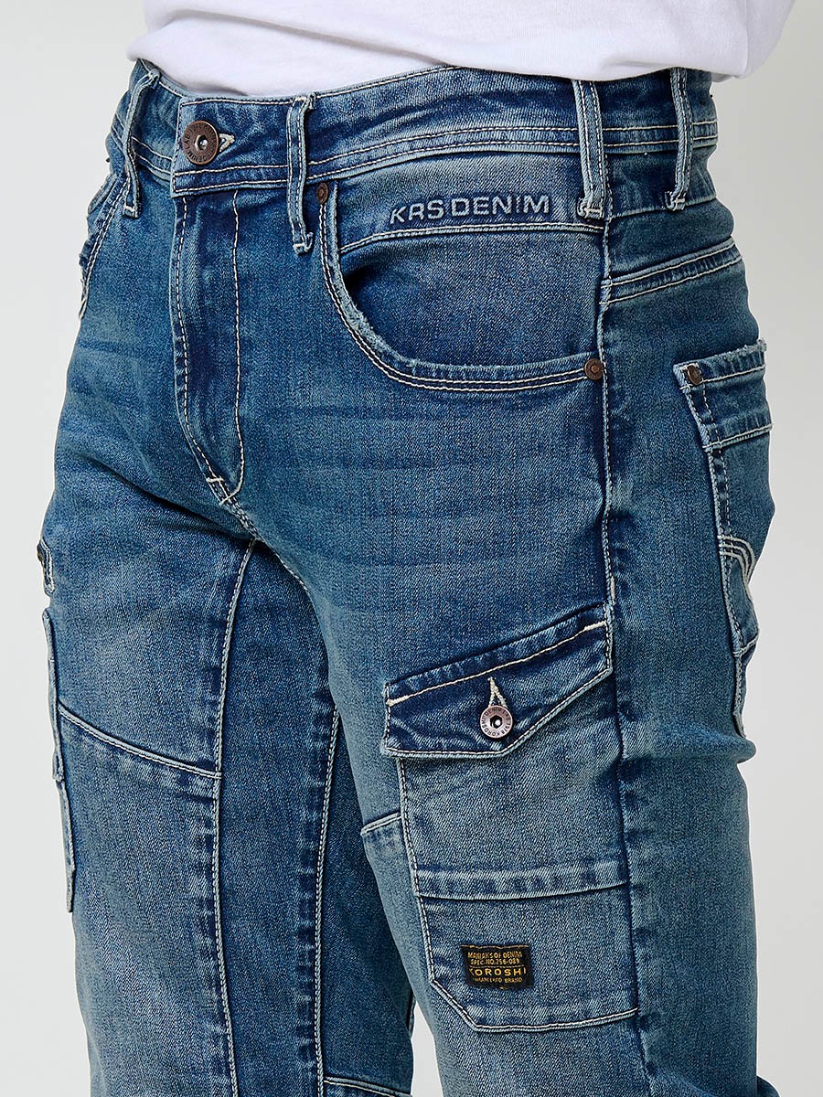 Jean style workwear pour homme en bleu foncé, coupe regular fit.